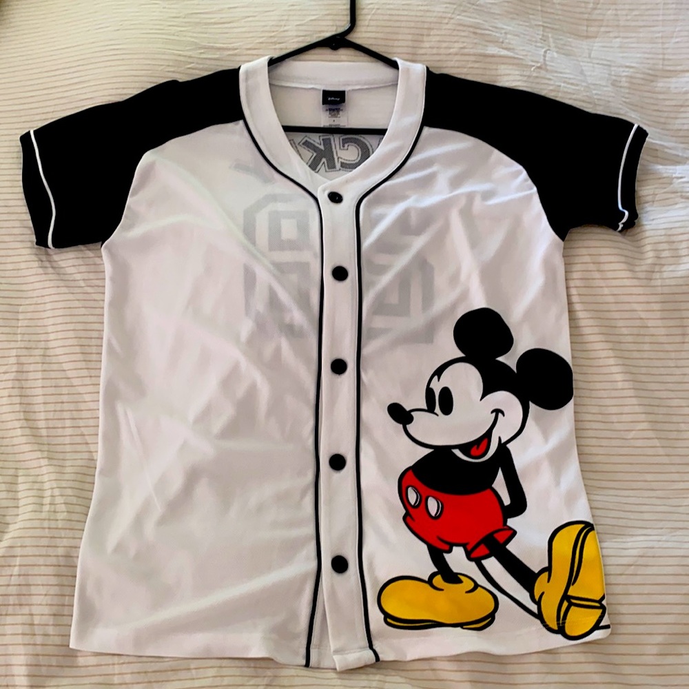 Woman’s Large Mickey Mouse jersey.